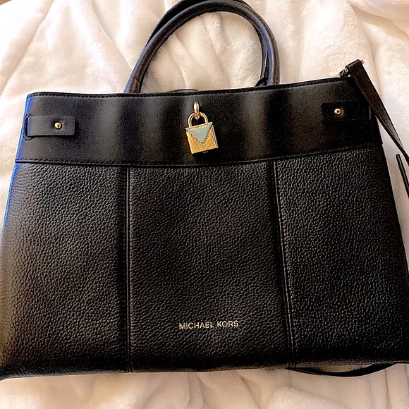 Micheal Kors Hand Bag